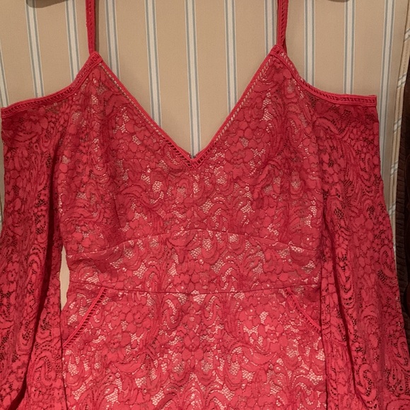 THE JETSET DIARIES RAVA LACE ROMPER SEXY SHOULDER STRAPS FRONT POCKETS LINED S - Picture 7 of 15